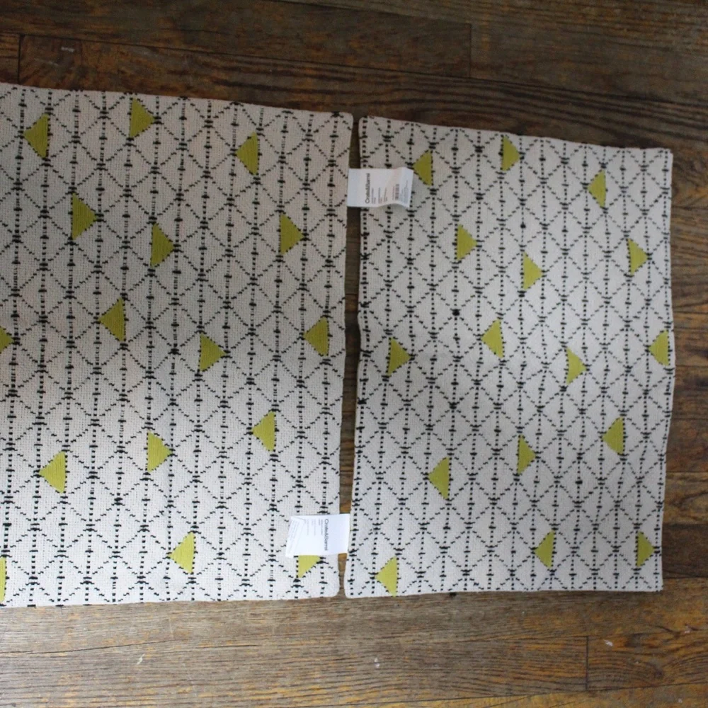 Crate & Barrel Geometric Table Placemat. Set of 2